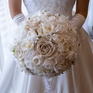 arranjo floral rosas brancas casamento